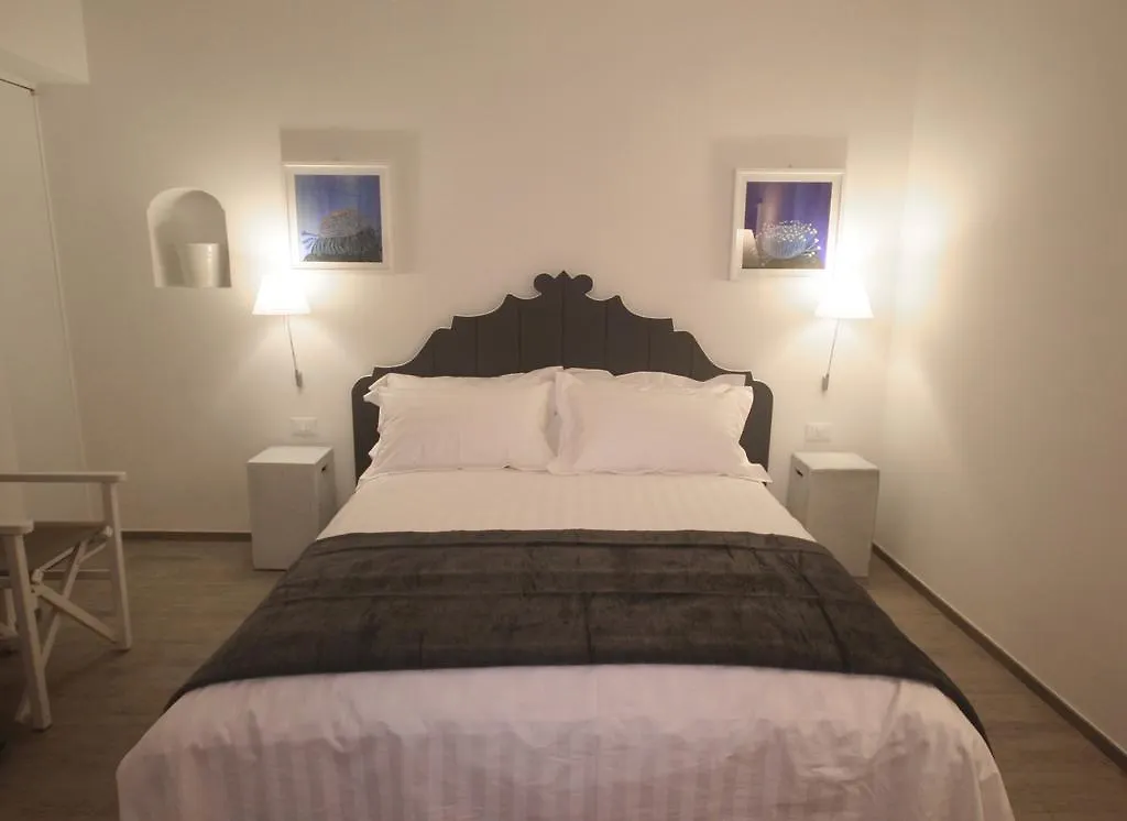 Ca' De Tobia Bed & Breakfast Noli 3*,  İtalya
